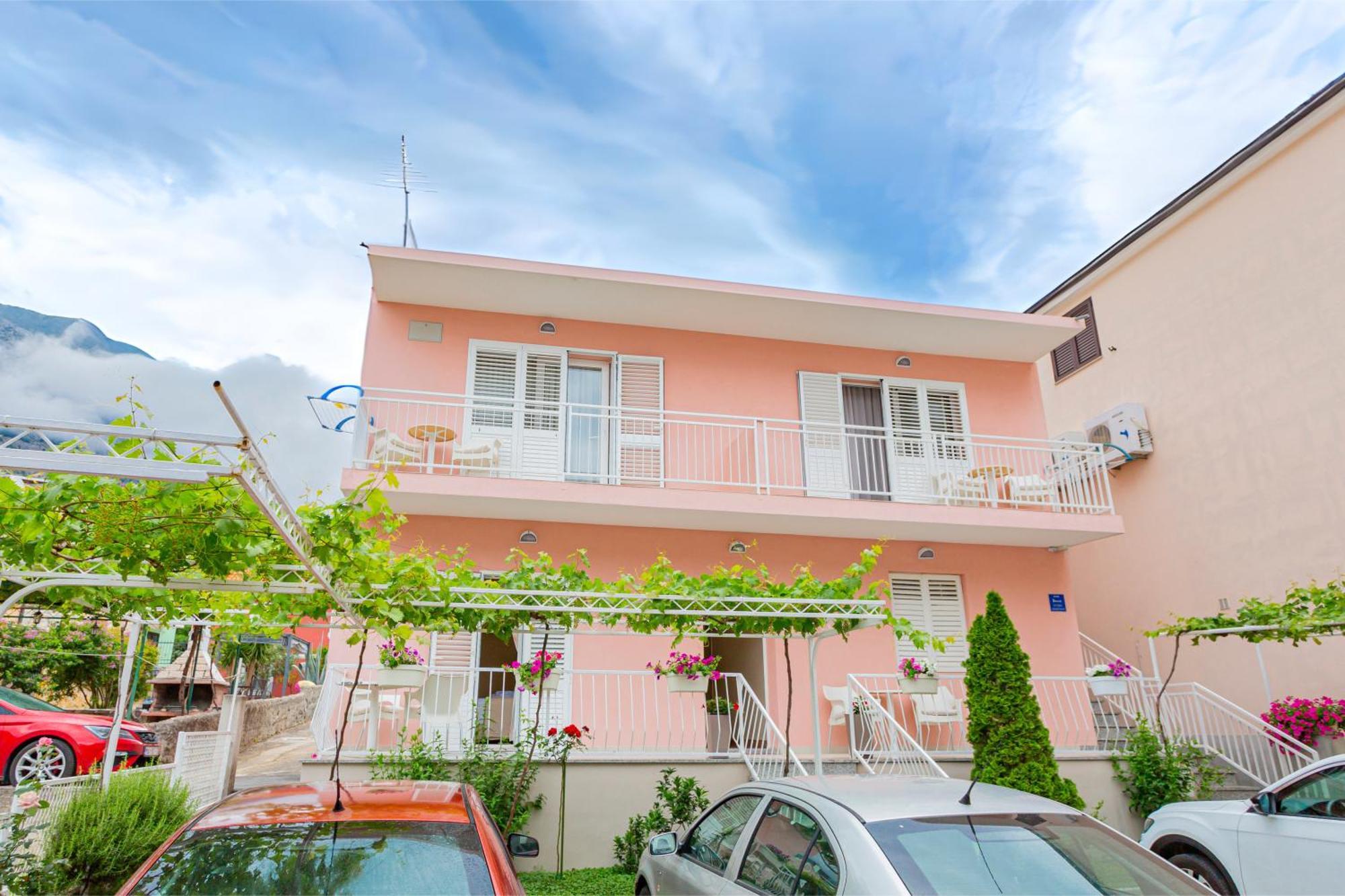 Apartment - Steps From The Beach, Free Parking, Location *